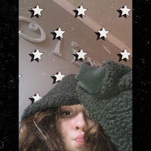 Meet your Posher, Olivia